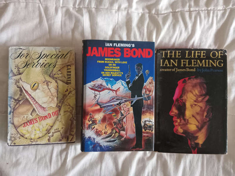 3 James Bond books, special collectors items
