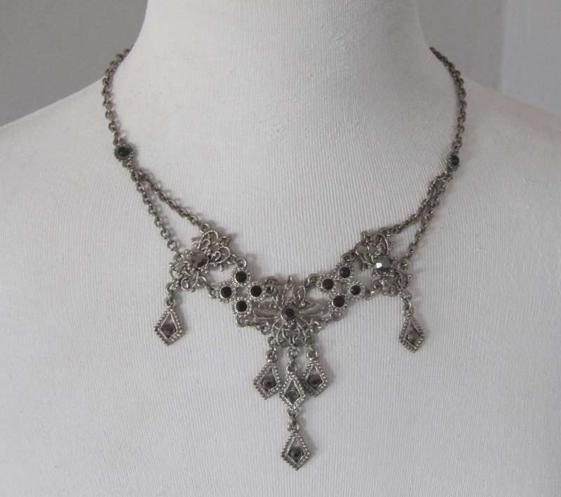 Vintage Silver-Tone Victorian Style Gothic Necklace with Faceted Onyx-Colored Crystals