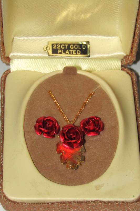 Vintage 22ct Gold Plated Red Rose Pendant Necklace & Matching Clip-On Earrings Set