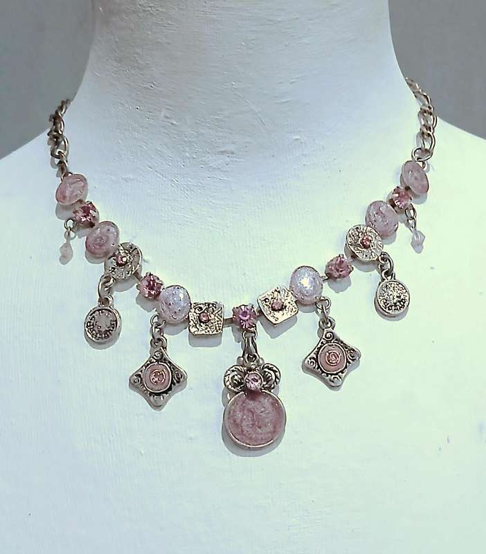 Charming Vintage Silver-Tone & Pink Costume Jewellery Necklace - Festoon Style