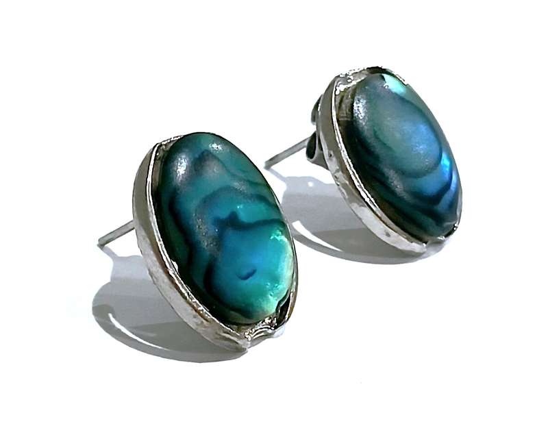 Vintage Mid-Century Paua Shell Stud Earrings - Iridescent Silver-Tone Jewellery