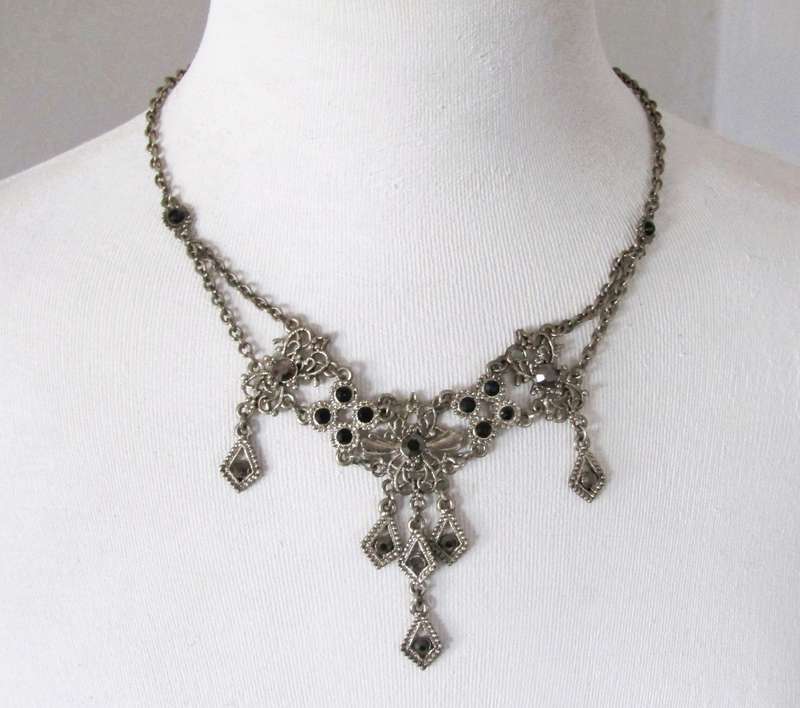 Vintage Silver-Tone Victorian Style Gothic Necklace with Faceted Onyx-Colored Crystals