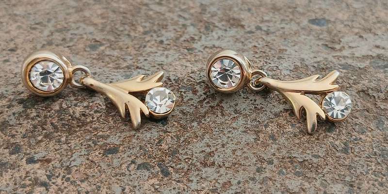 Vintage Gold-Tone Crystal Jewellery Set | Drop Earrings & Pendant | Classic Glamour