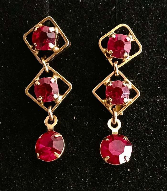 Elegant Vintage Gold-Tone & Ruby Red Crystal Drop Earrings - Pristine Condition