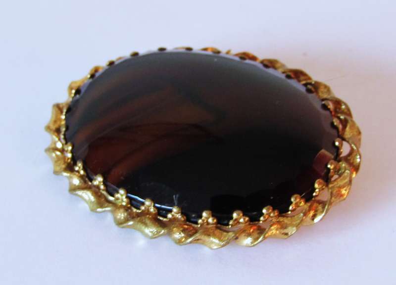 Vintage 1940s Gold Tone Bohemian Glass Oval Cabochon Brooch & Matching Clip-On Earrings Set