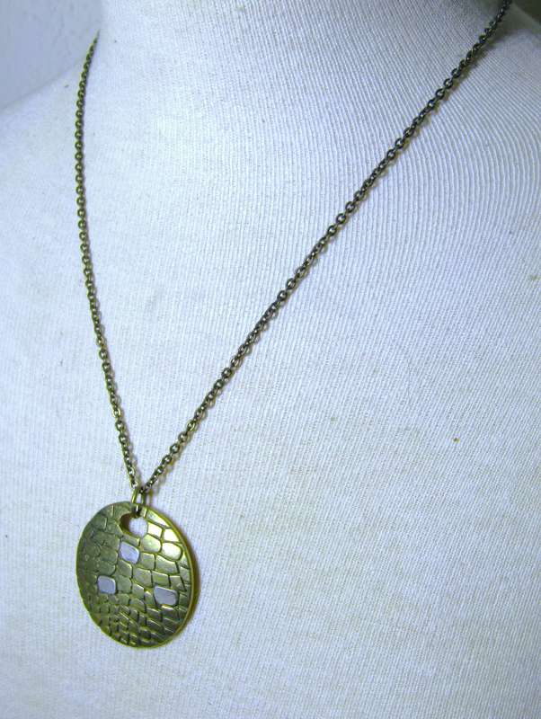 Retro 1970s Two-Tone Round Pendant Necklace by Avon