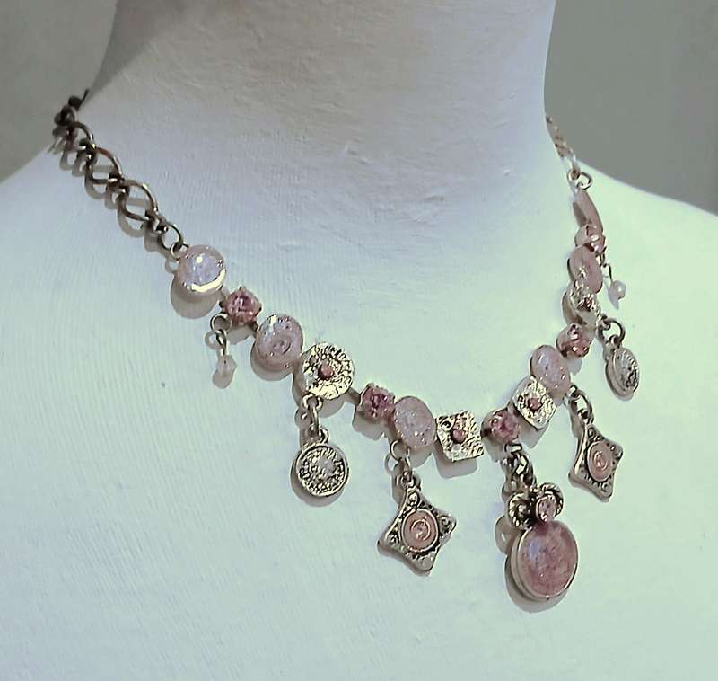 Charming Vintage Silver-Tone & Pink Costume Jewellery Necklace - Festoon Style