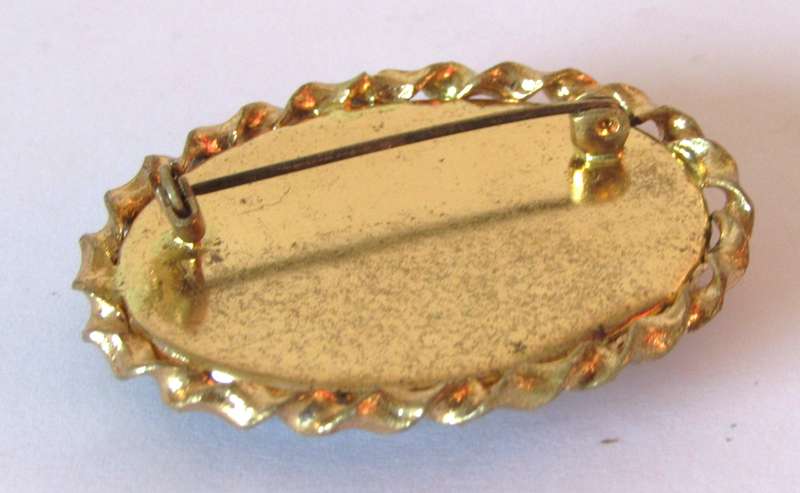 Vintage 1940s Gold Tone Bohemian Glass Oval Cabochon Brooch & Matching Clip-On Earrings Set