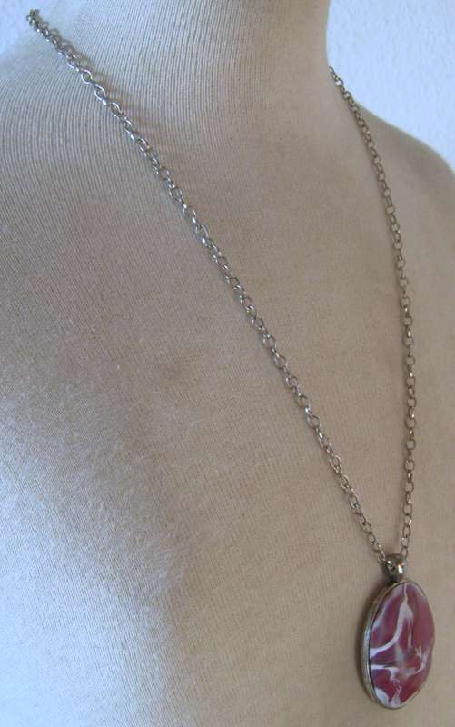 Vintage Oval Cabochon Simulated Agate & Silver Tone Pendant Necklace