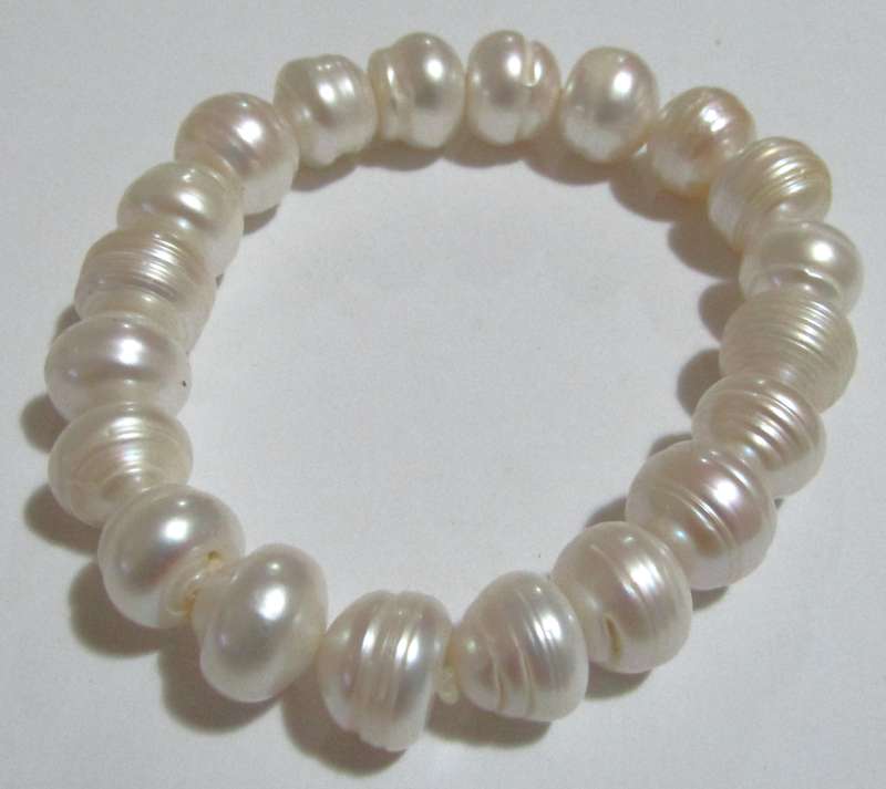 Pair of Vintage Pearl Stretch Bracelets - Natural Freshwater & Faux Pink Pearl with Crystal Charm