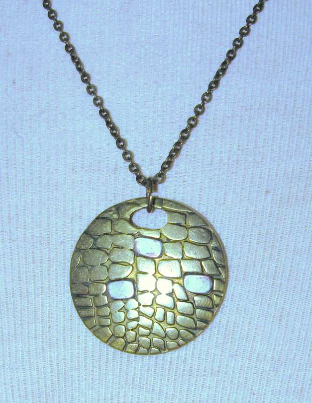 Retro 1970s Two-Tone Round Pendant Necklace by Avon