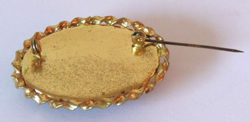 Vintage 1940s Gold Tone Bohemian Glass Oval Cabochon Brooch & Matching Clip-On Earrings Set