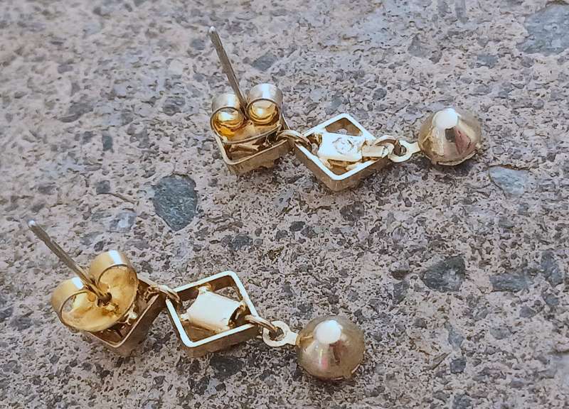 Elegant Vintage Gold-Tone & Ruby Red Crystal Drop Earrings - Pristine Condition