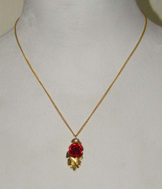 Vintage 22ct Gold Plated Red Rose Pendant Necklace & Matching Clip-On Earrings Set