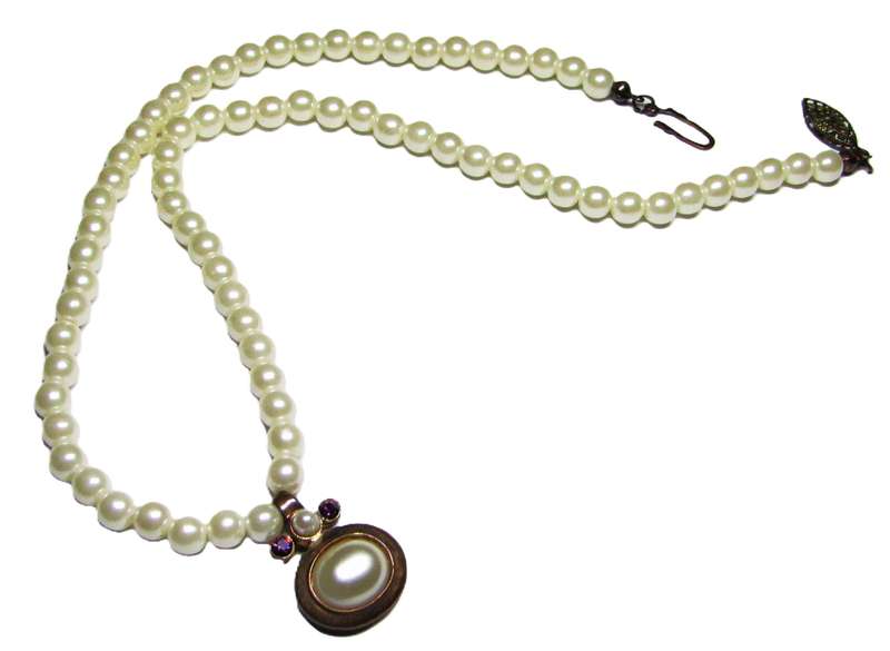 Vintage Faux Pearl Necklace with Copper Tone Pendant and Amethyst Stones