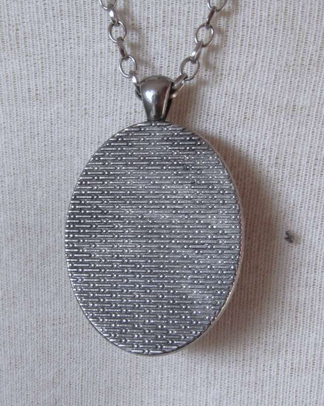 Vintage Oval Cabochon Simulated Agate & Silver Tone Pendant Necklace