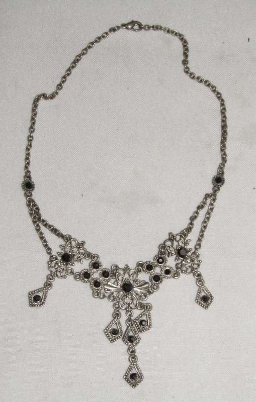 Vintage Silver-Tone Victorian Style Gothic Necklace with Faceted Onyx-Colored Crystals