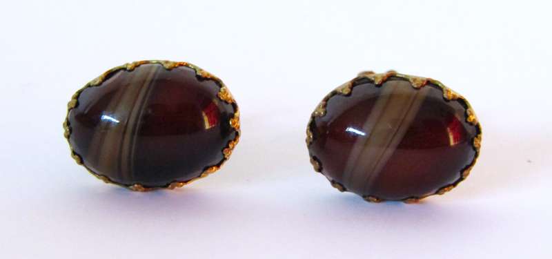 Vintage 1940s Gold Tone Bohemian Glass Oval Cabochon Brooch & Matching Clip-On Earrings Set