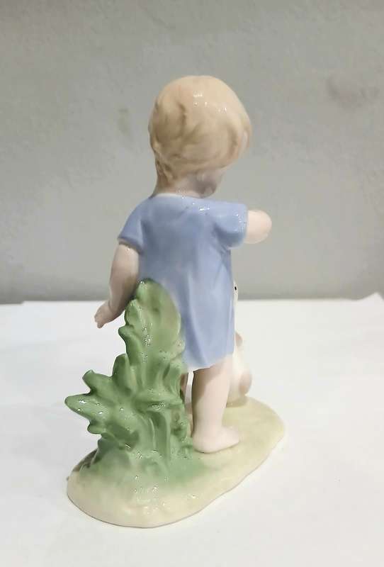Exquisite Unmarked Figurine in the Style of Lladró - A Collector's Enigma