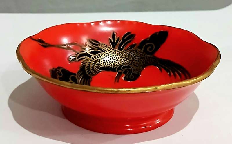Charming Vintage Maling Oriental-Inspired Decorative Bowl - A Collector's Piece