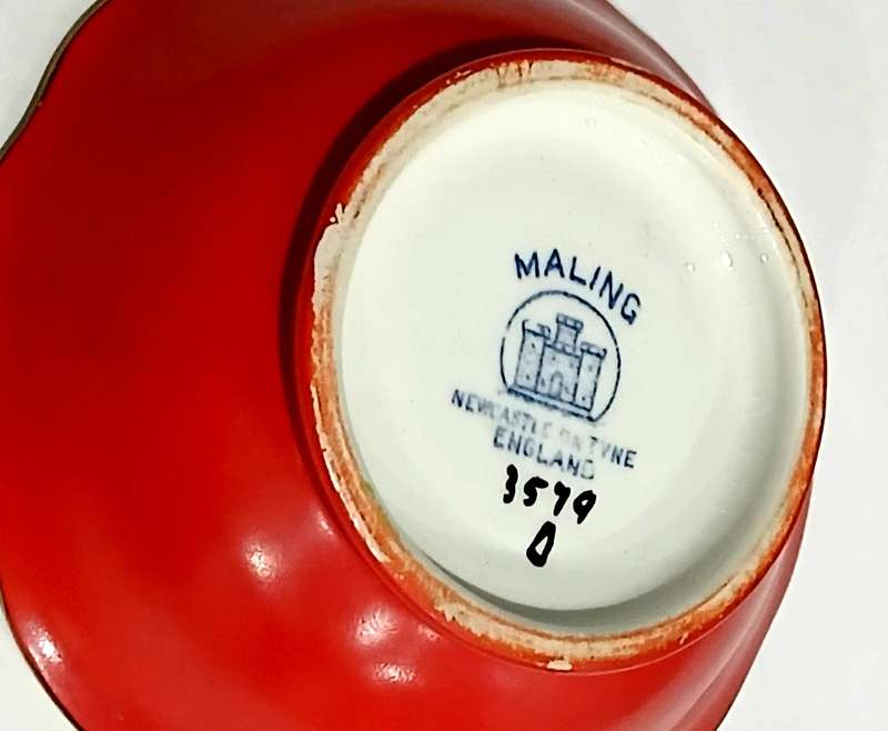 Charming Vintage Maling Oriental-Inspired Decorative Bowl - A Collector's Piece