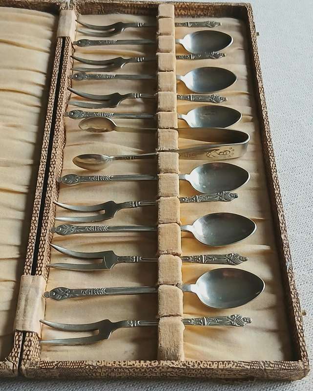 Collectible Vintage EPNS Apostle 13-Piece Cutlery Set in Original Case - Made in England