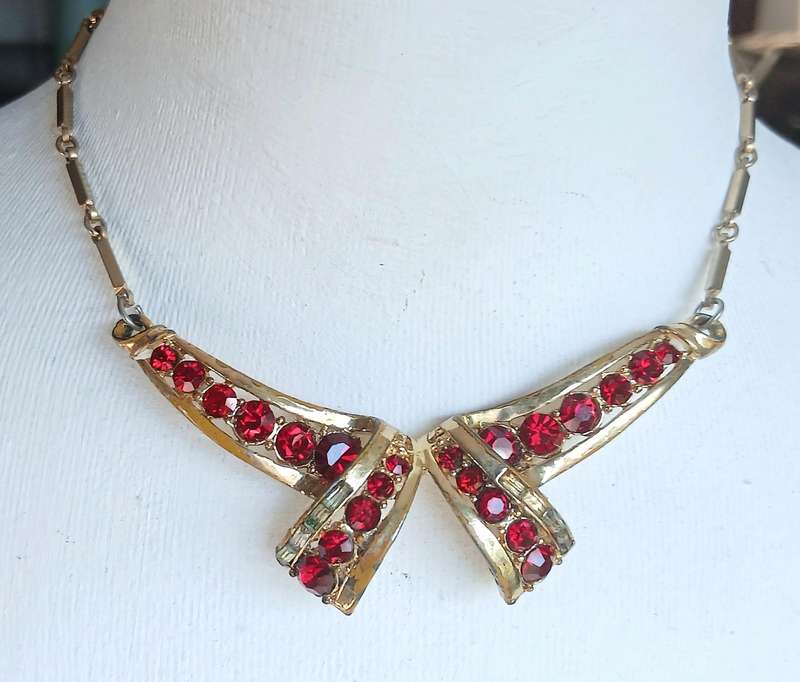 Vintage Gold Tone and Ruby Red Rhinestone Bow Pendant Necklace by Coro