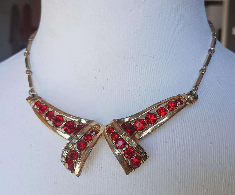 Vintage Gold Tone and Ruby Red Rhinestone Bow Pendant Necklace by Coro