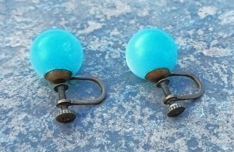 Job Lot: Three Pairs of Vintage Screw-Back Earrings - A Colourful Collection
