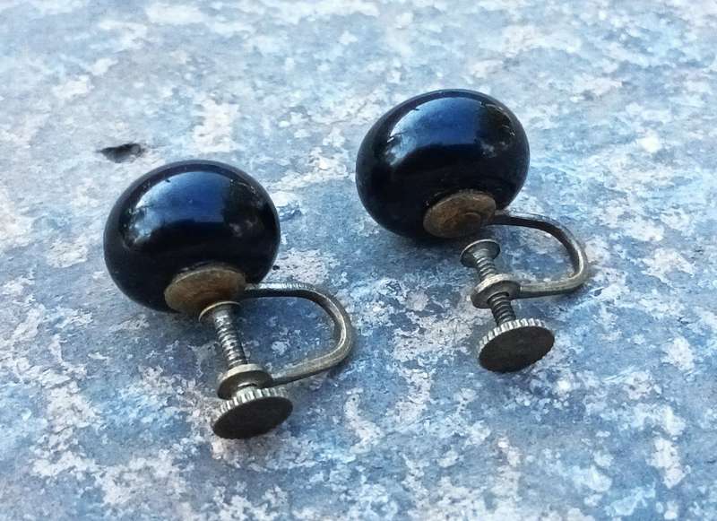 Job Lot: Three Pairs of Vintage Screw-Back Earrings - A Colourful Collection