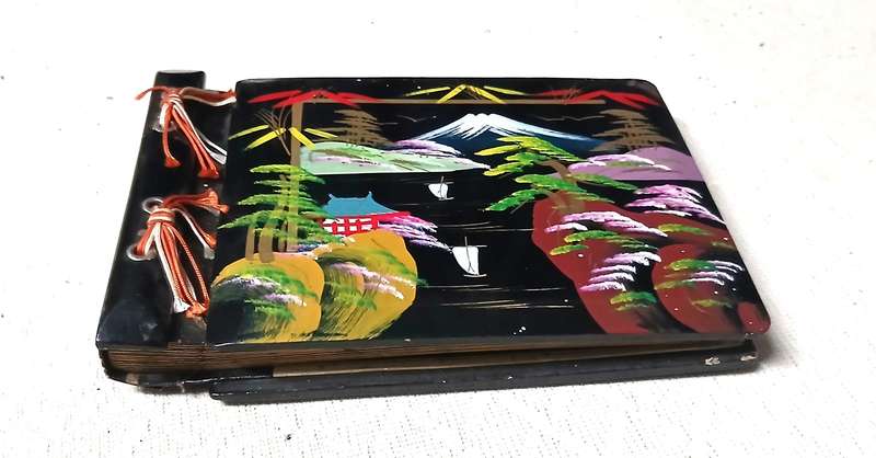 Charming Vintage Japanese Lacquer Photo Album - Hand-Painted Mt. Fuji Scene