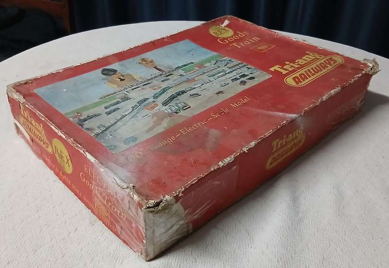 Vintage Tri-ang 'OO' Gauge Electric Goods Train Set - In original box