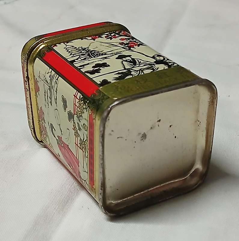 Exquisite Vintage Chinese Lychee Black Tea Tin - Miniature Oriental Landscape