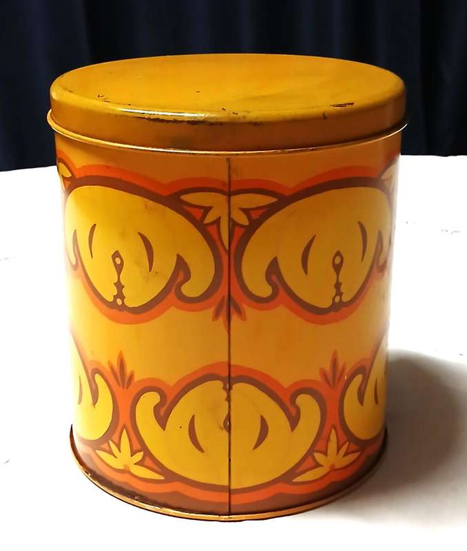 Playful Retro Yellow Tin - Vintage Dog Face Design & Mid-Century Charm