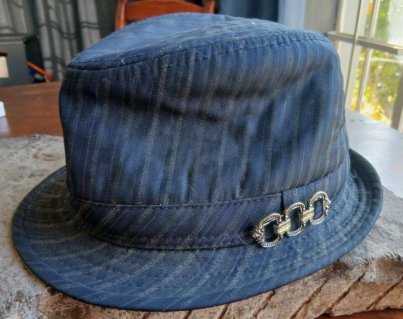 Unique Vintage Silver-Tone Interlocking Link Accessory Pin / Brooch for Hat or Bag