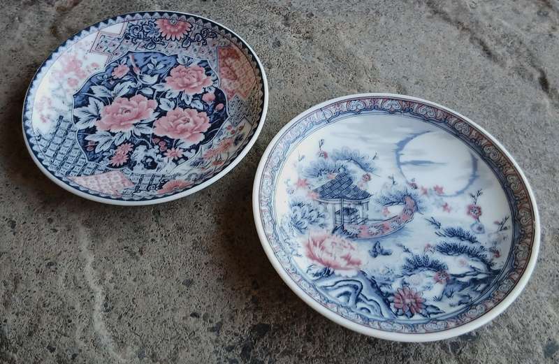 Pair of Vintage Yamaguchin Imperial Imari Hand-Decorated Pin Dishes