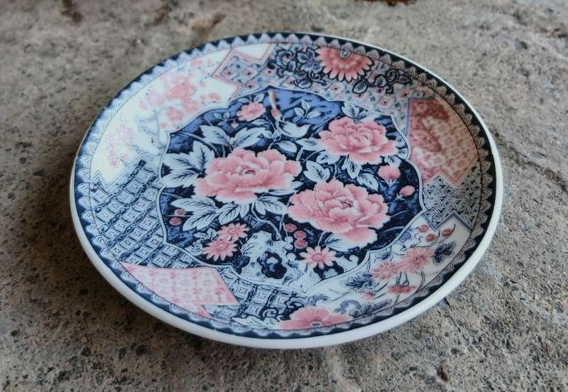 Pair of Vintage Yamaguchin Imperial Imari Hand-Decorated Pin Dishes