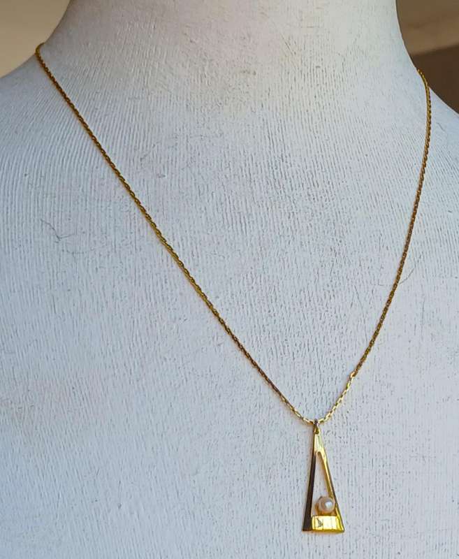 Delicate Vintage Gold-Tone Triangle Pendant Necklace with Faux Pearl