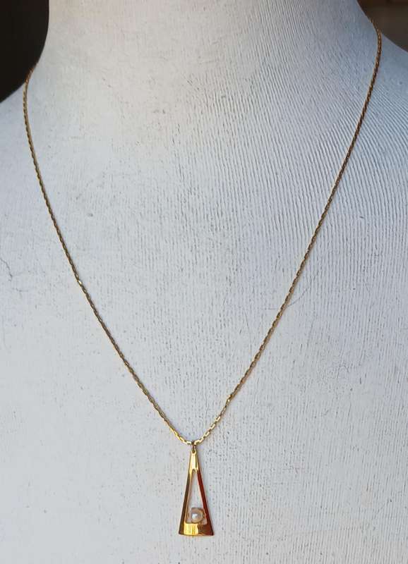 Delicate Vintage Gold-Tone Triangle Pendant Necklace with Faux Pearl