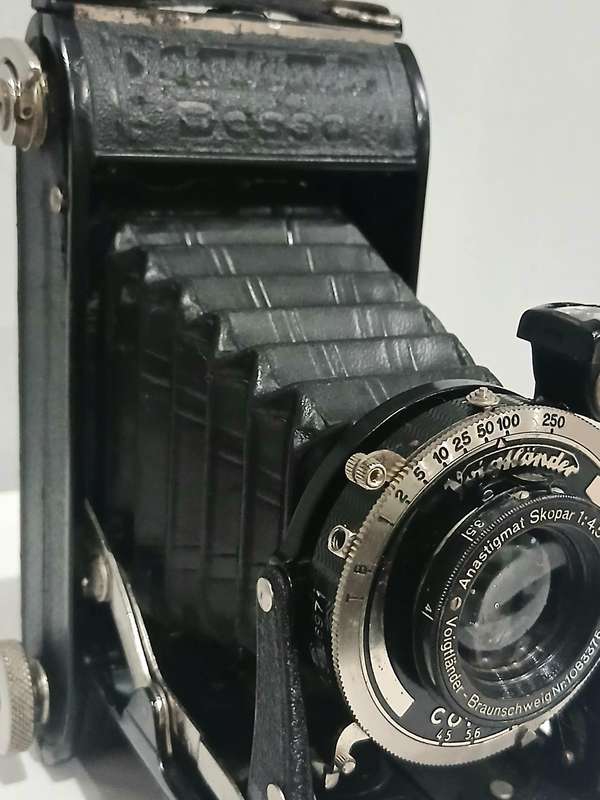 1930s Voigtländer Bessa Folding Camera  Skopar Lens, Compur Shutter  With Case