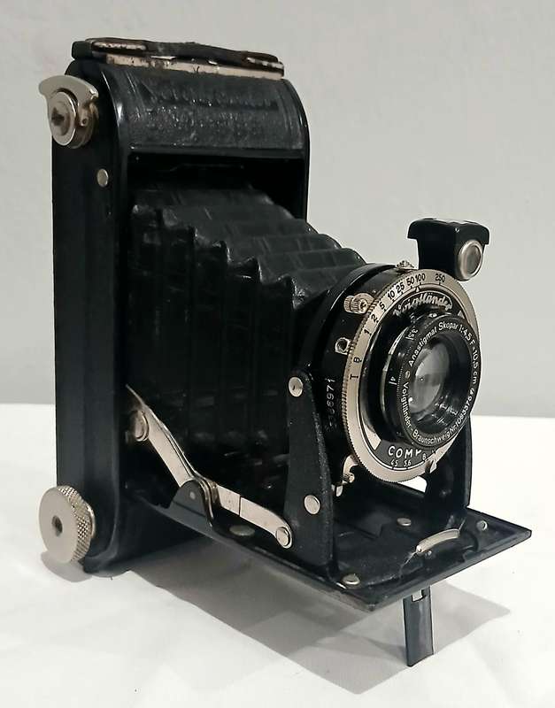 1930s Voigtländer Bessa Folding Camera  Skopar Lens, Compur Shutter  With Case