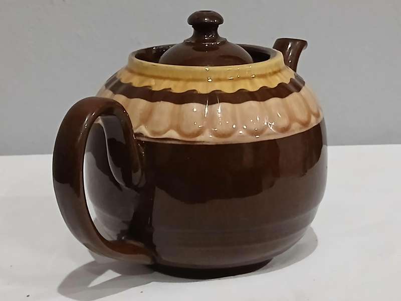 Vintage Pie-Crust Fluted Brown Betty Teapot  Made in England | c. 1920