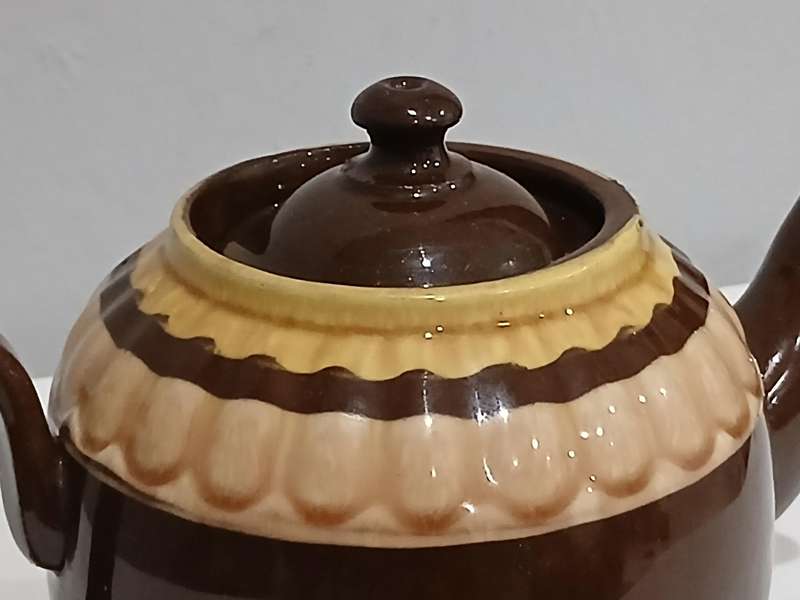 Vintage Pie-Crust Fluted Brown Betty Teapot  Made in England | c. 1920