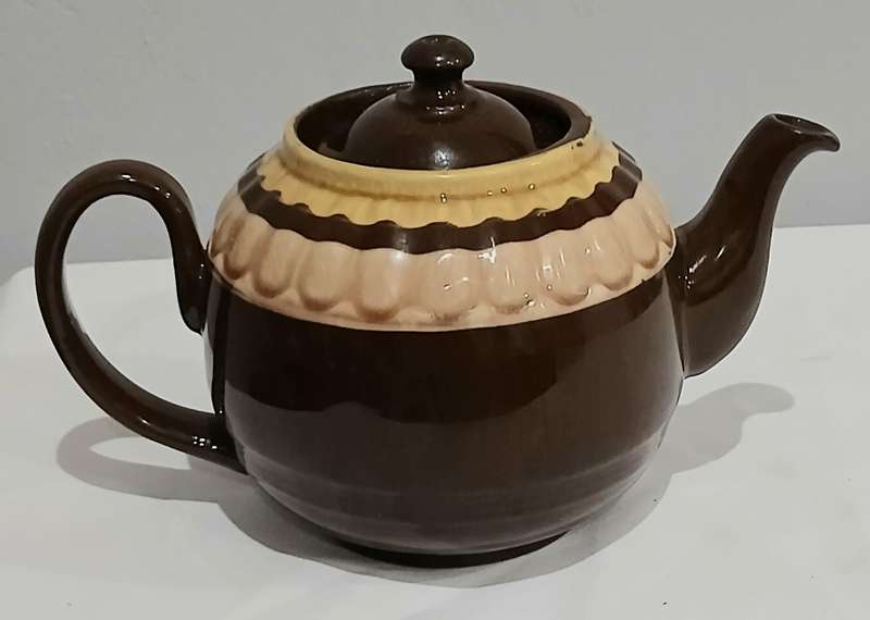 Vintage Pie-Crust Fluted Brown Betty Teapot  Made in England | c. 1920