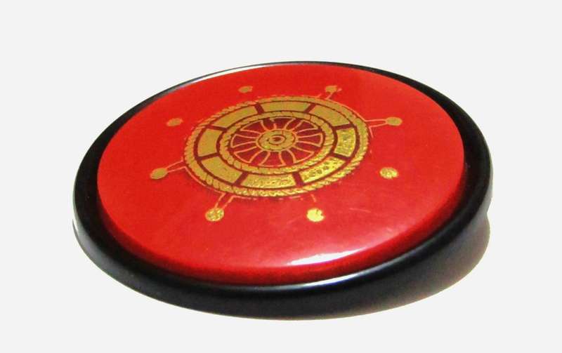 Vintage Nautical Ship's Wheel Pin / Brooch - Early Plastic (Possibly Bakelite) with Gold Detail