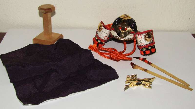 Vintage Replica Kabuto Samurai Doll Helmet Display Set with Gilt Embellishments and Original Box