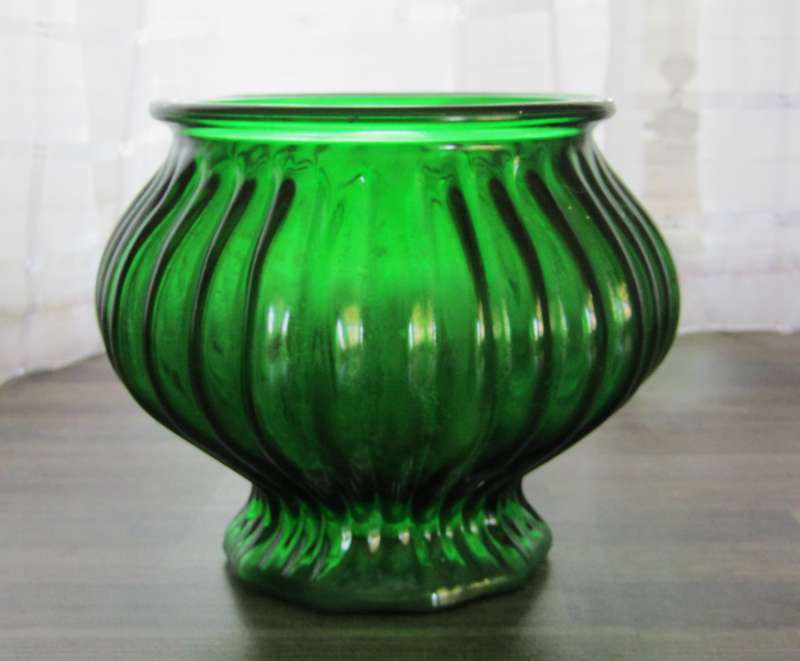 Vintage EO Brody Co. Emerald Vase #G104 from Cleveland, Ohio, USA