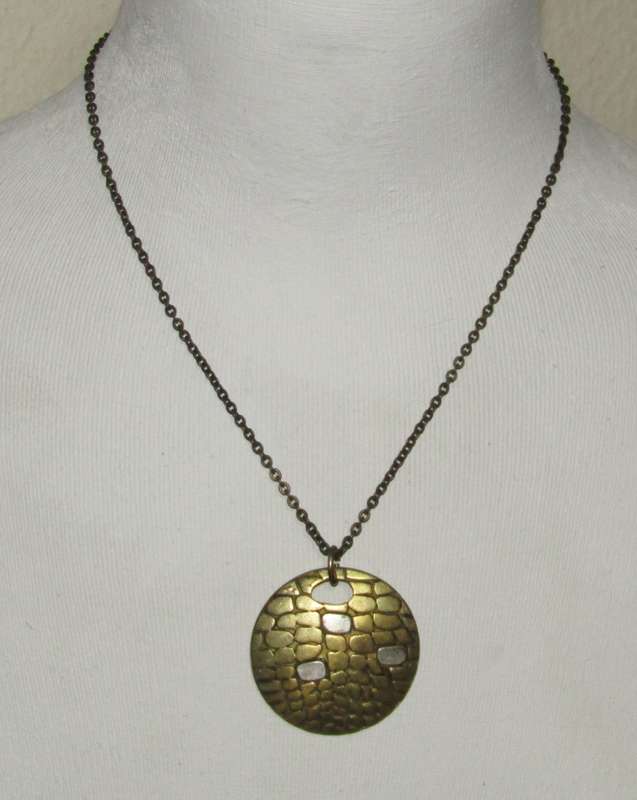 Retro 1970s Two-Tone Round Pendant Necklace by Avon