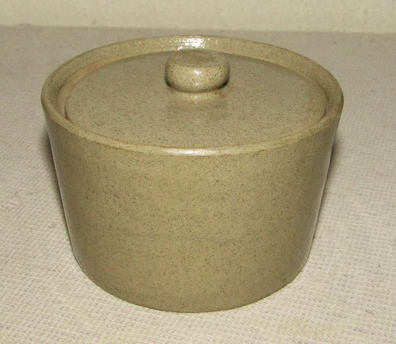 Vintage 1970s Moira Farmhouse Stoneware Pot with Lid  Single Portion Size