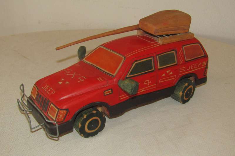 Vintage Handmade Wooden Jeep 4x4 Toy/Display Car - Handcrafted Collectible